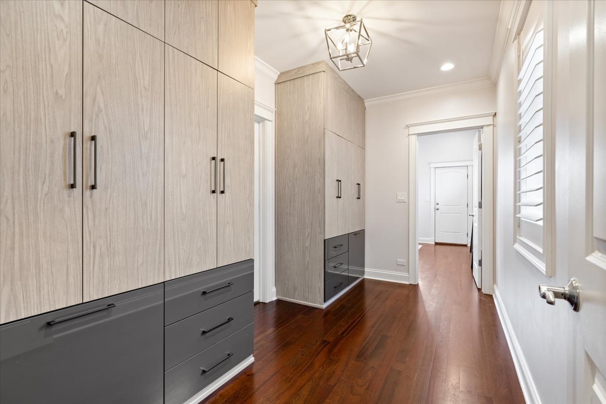 3638 North Wayne Avenue Chicago, IL 60613 - Photo 14 of 38