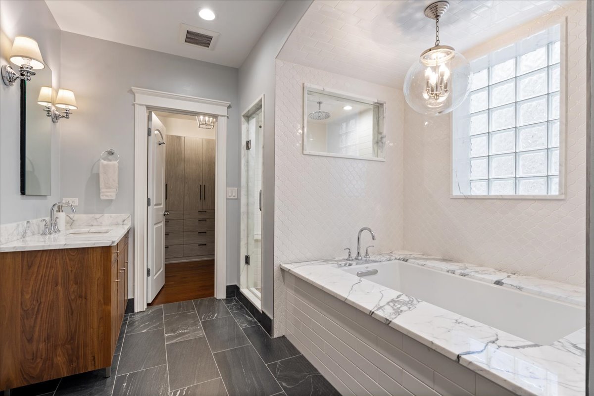 3638 North Wayne Avenue Chicago, IL 60613 - Photo 17 of 38