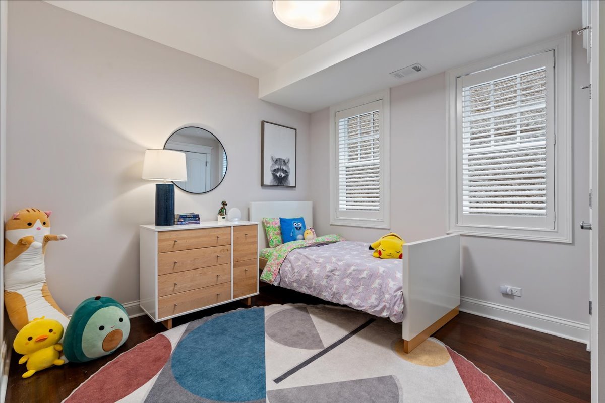 3638 North Wayne Avenue Chicago, IL 60613 - Photo 20 of 38