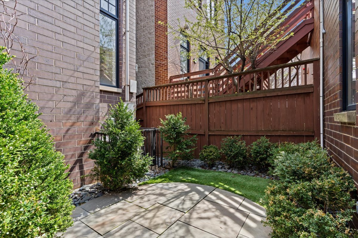 3638 North Wayne Avenue Chicago, IL 60613 - Photo 33 of 38