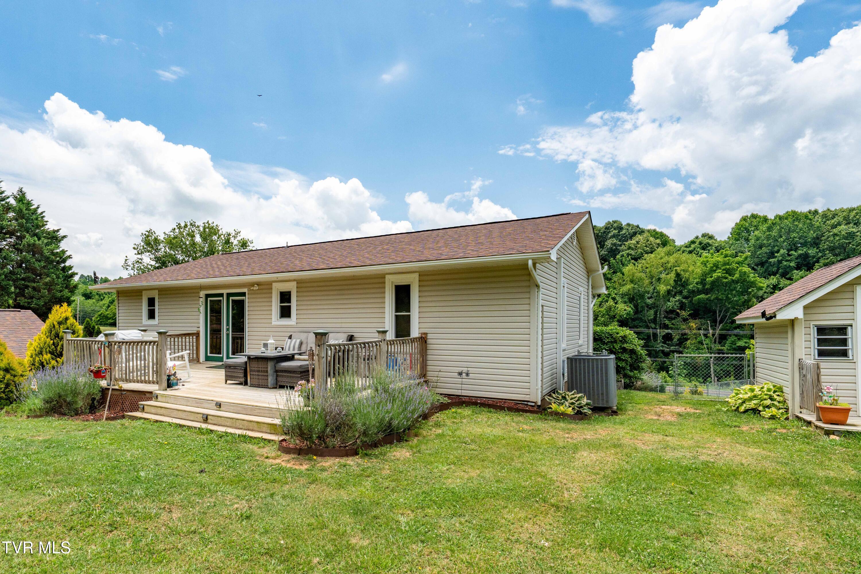 3433 Highway 81 Fall Branch, TN 37656 - Photo 43 of 61 3433 Highway 81 (41 of 81)