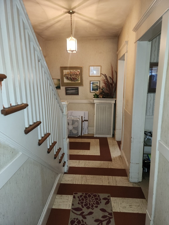 58 Rockland Street Springfield, MA 01118 - Photo 5 of 26