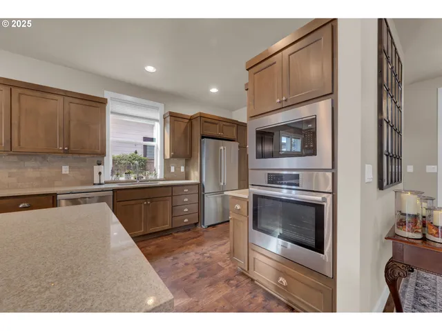 $886,000 | 2138 Country Haven Drive, Eugene, OR 97408