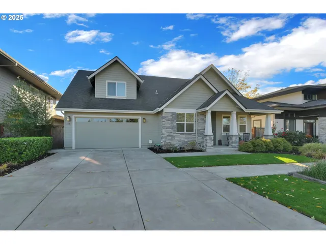 $886,000 | 2138 Country Haven Drive, Eugene, OR 97408