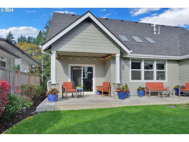 $886,000 | 2138 Country Haven Drive, Eugene, OR 97408