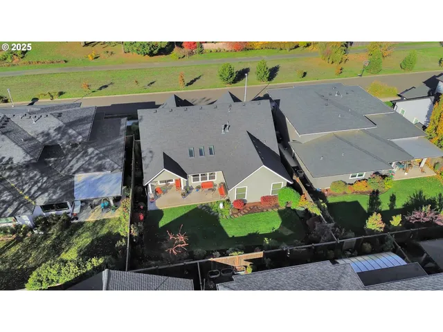 $886,000 | 2138 Country Haven Drive, Eugene, OR 97408