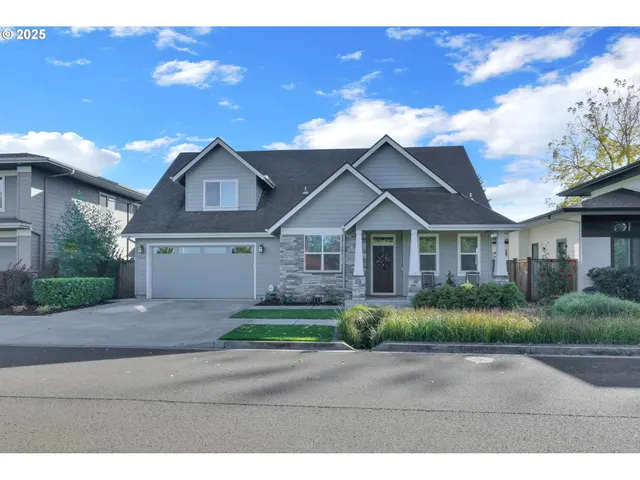 $886,000 | 2138 Country Haven Drive, Eugene, OR 97408