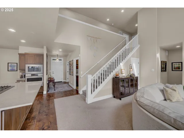 $886,000 | 2138 Country Haven Drive, Eugene, OR 97408