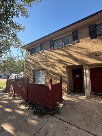 $875 | 2402 Blanco Drive, Unit B, College Station, TX 77845