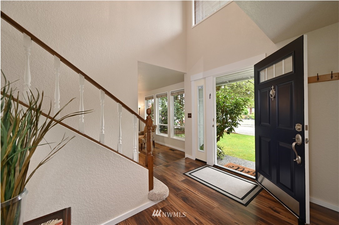 16601 30th Drive Southeast Bothell, WA 98012 - Photo 4 of 35 Gallery Image 4