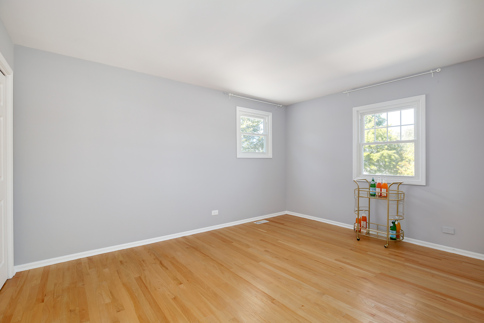 2827 Sun Valley Road Lisle, IL 60532 - Photo 22 of 33 an empty room with a window