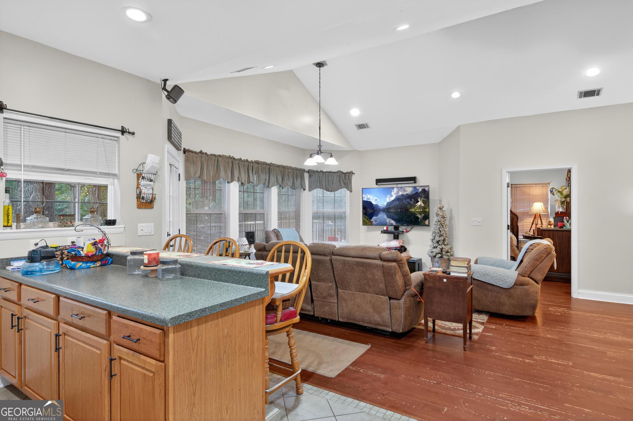 363 Dover Road Sylvania, GA 30467 - Photo 3 of 27 a view of a livingroom with furniture and window