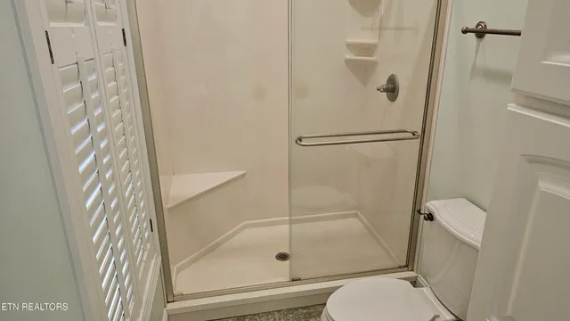 $675,000 | 302 Oostanali Circle, Loudon, TN 37774