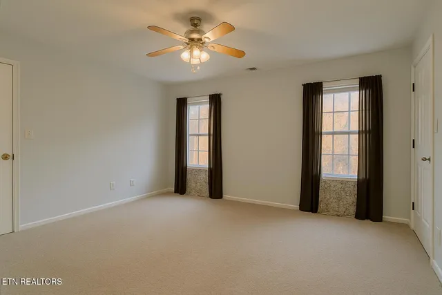 $675,000 | 302 Oostanali Circle, Loudon, TN 37774