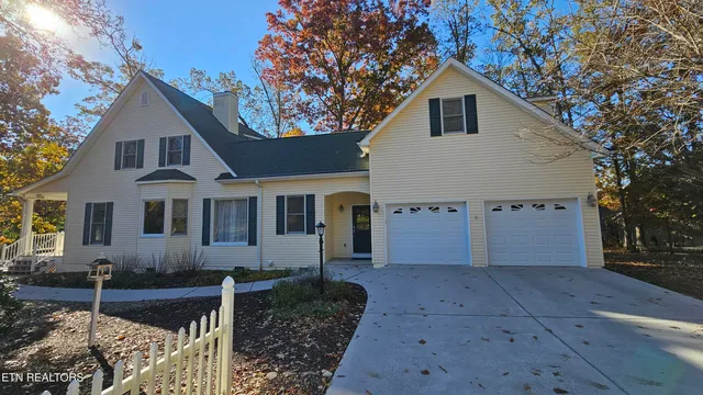 $675,000 | 302 Oostanali Circle, Loudon, TN 37774