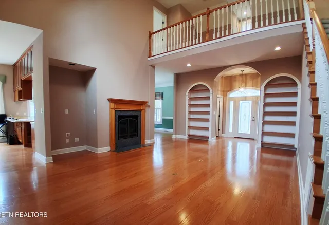 $675,000 | 302 Oostanali Circle, Loudon, TN 37774