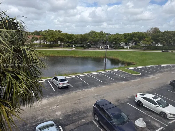 $1,699 | 3330 Pinewalk Drive North, Unit 1636, Margate, FL 33063