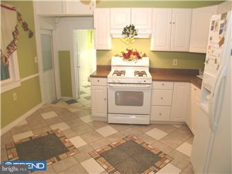 209 West County Line Road Hatboro, PA 19040 - Photo 4 of 12 Kitchen
