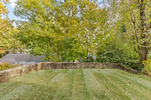 $7,995 | 202 East Garden Road, Larchmont, NY 10538