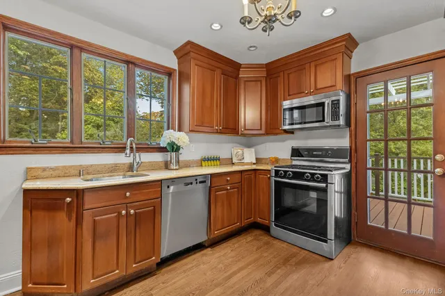 $7,995 | 202 East Garden Road, Larchmont, NY 10538