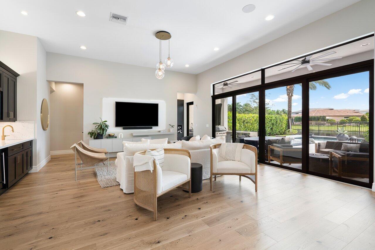 9054 Benedetta Place Boca Raton, FL 33496 - Photo 12 of 50 Family Room