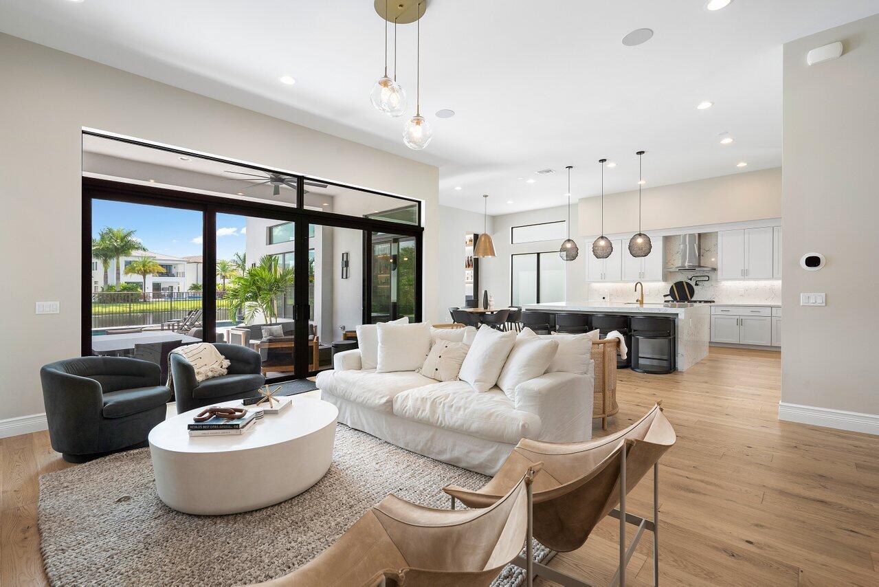 9054 Benedetta Place Boca Raton, FL 33496 - Photo 14 of 50 Family Room