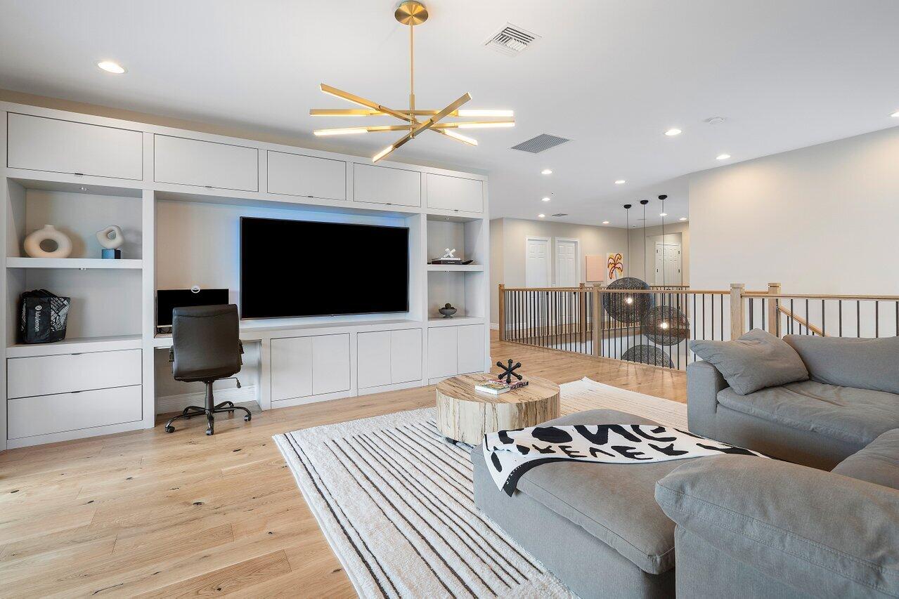 9054 Benedetta Place Boca Raton, FL 33496 - Photo 21 of 50 Loft - Upstairs