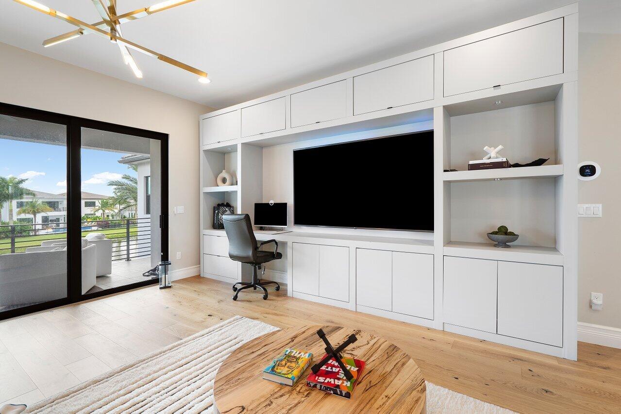 9054 Benedetta Place Boca Raton, FL 33496 - Photo 22 of 50 Loft - Upstairs