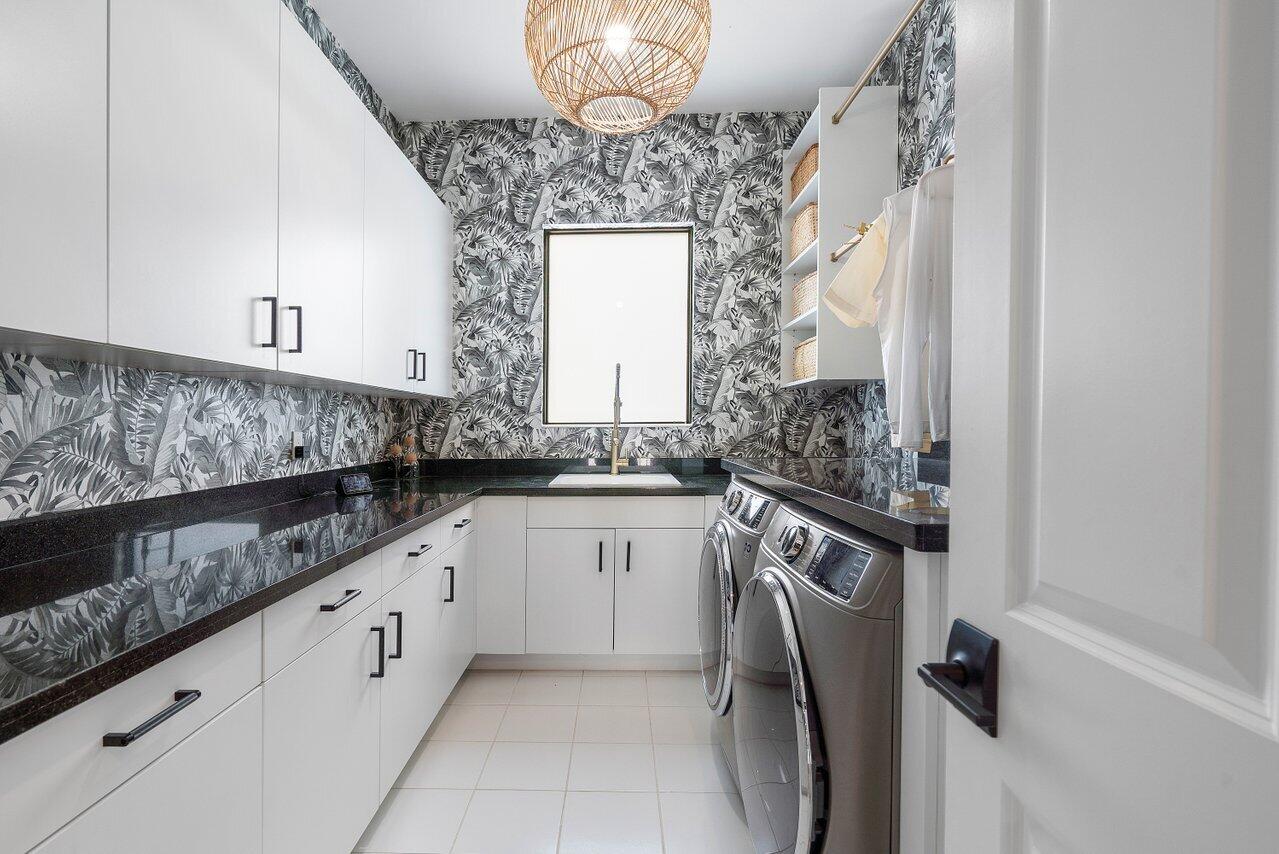 9054 Benedetta Place Boca Raton, FL 33496 - Photo 31 of 50 Laundry room