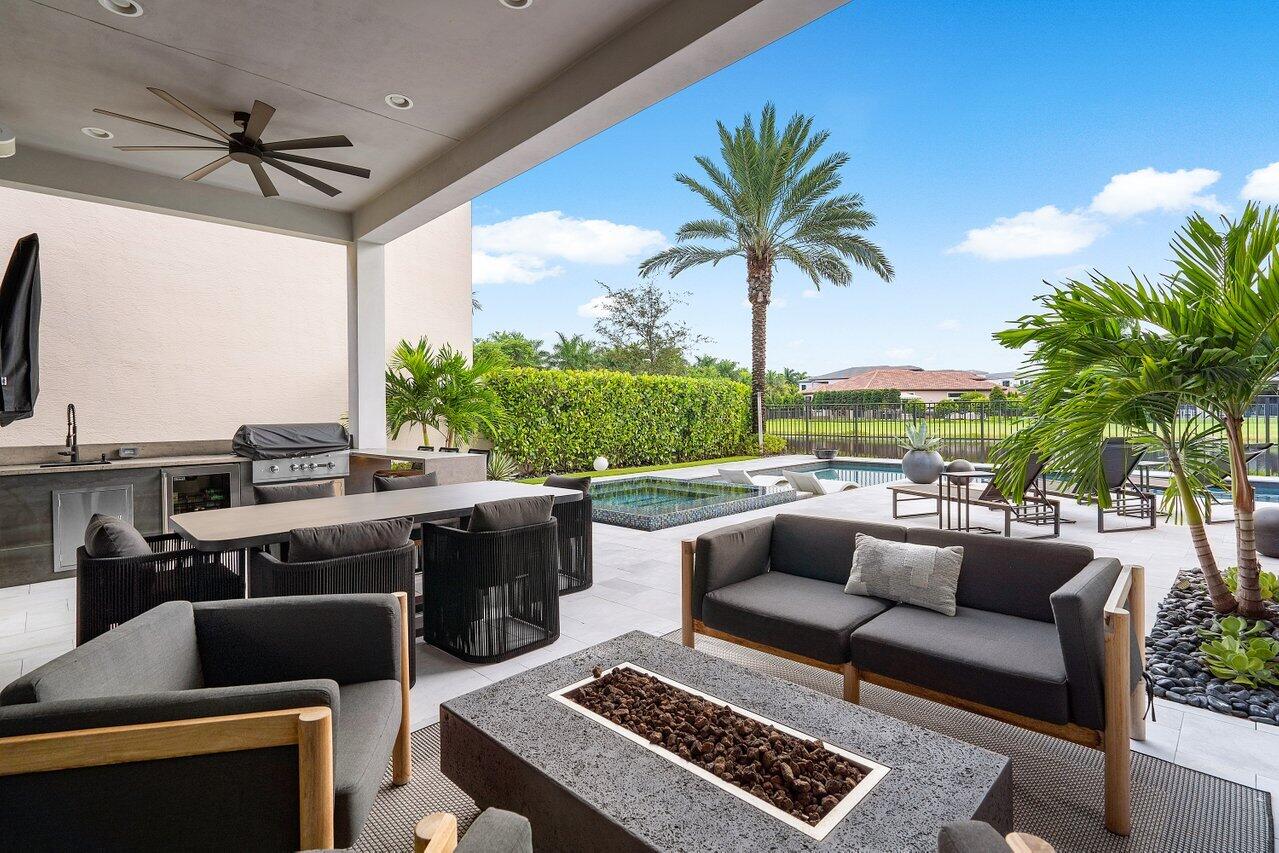 9054 Benedetta Place Boca Raton, FL 33496 - Photo 38 of 50 Outdoor seating area