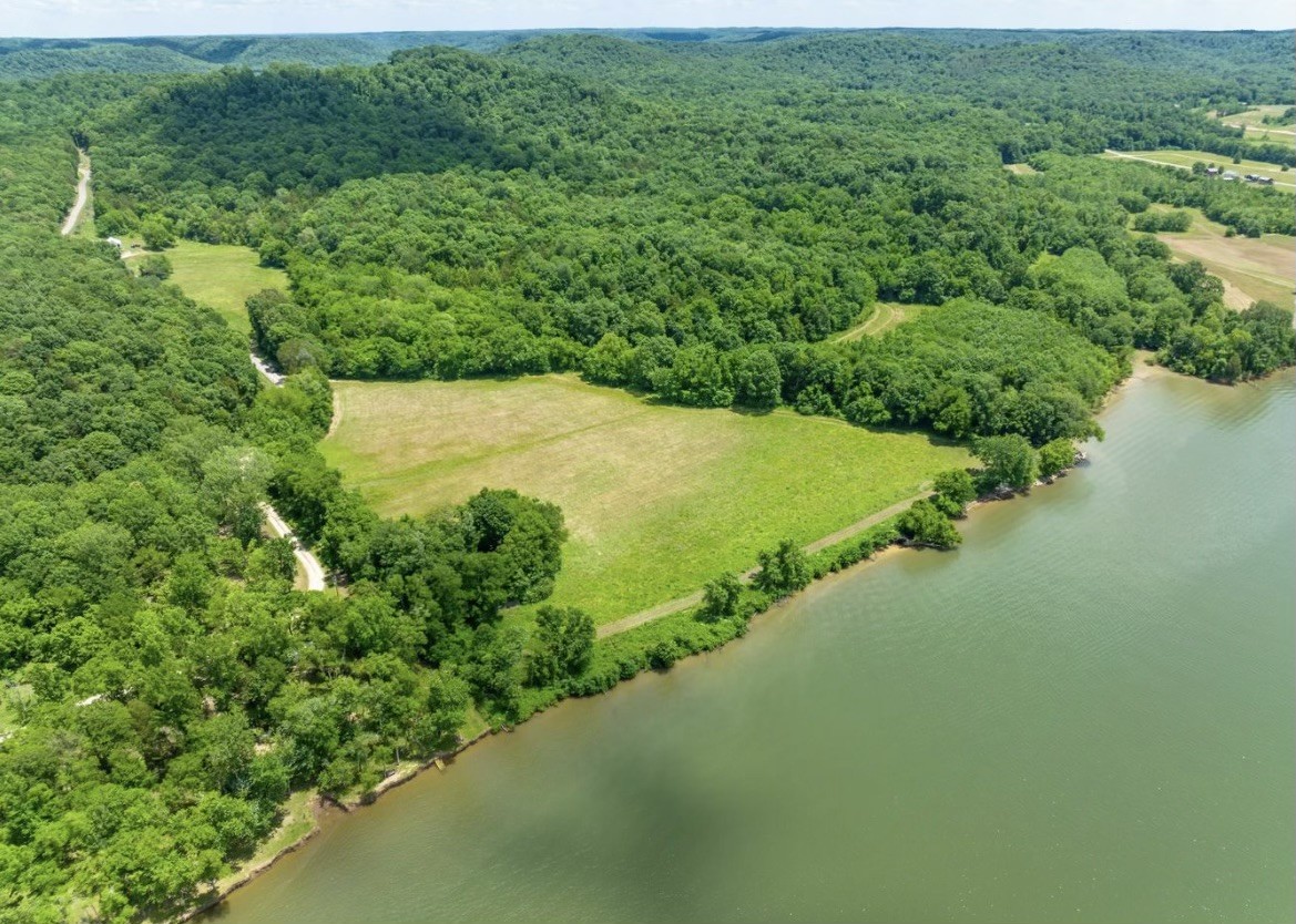 1 Kelly Landing Road Linden, TN 37096 - Photo 4 of 15