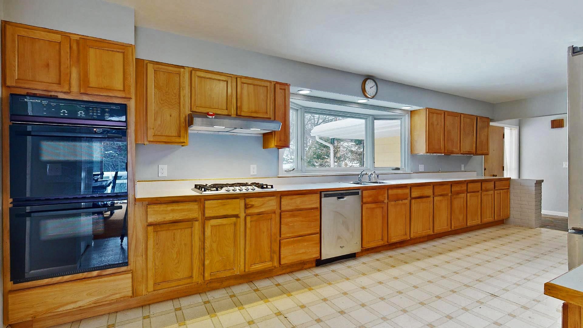 27 Ridgewood Drive Burlington, VT 05408 - Photo 12 of 40 Gallery Image 12