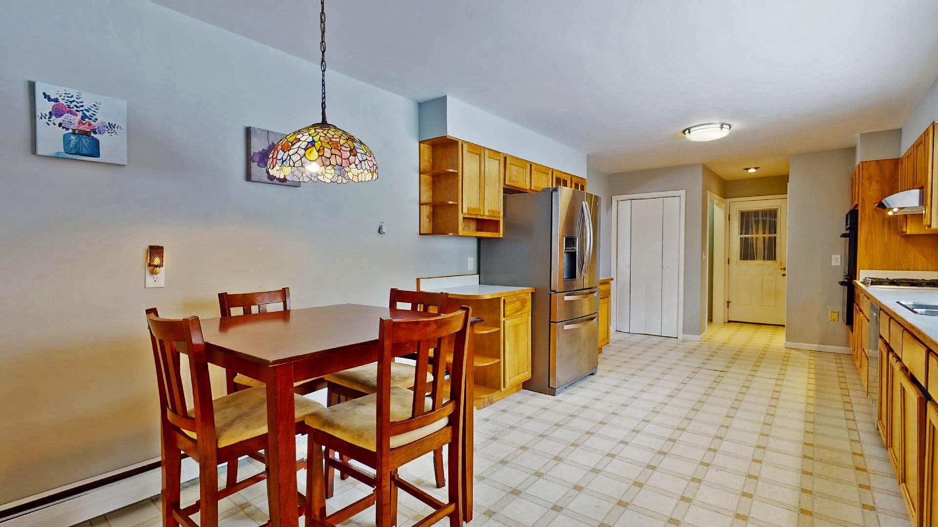 27 Ridgewood Drive Burlington, VT 05408 - Photo 16 of 40 Gallery Image 16