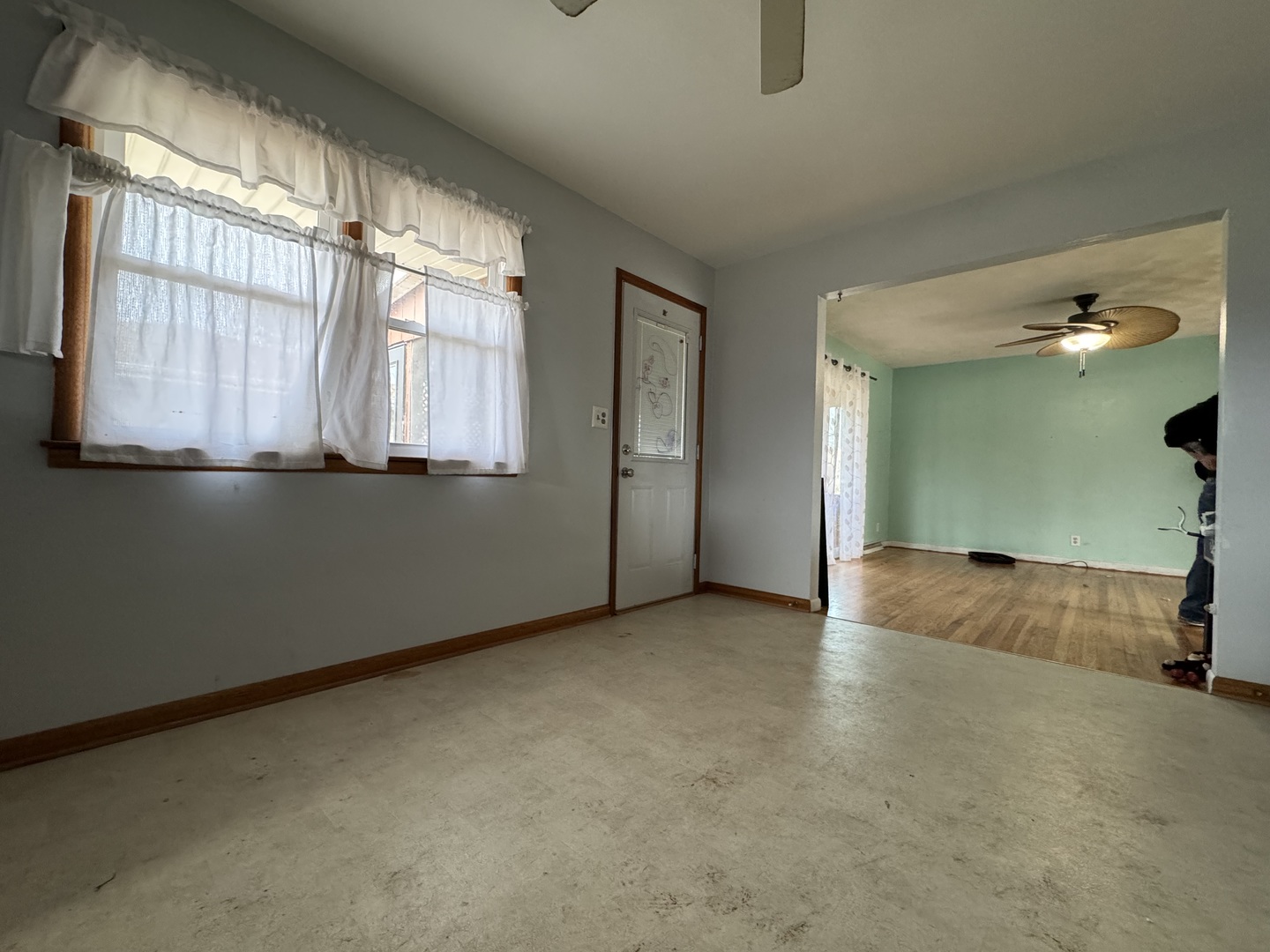 1988 South Bend Road Rockford, IL 61109 - Photo 5 of 26 an empty room with windows