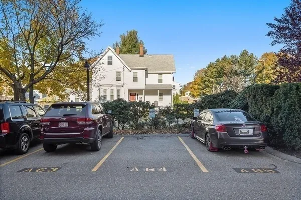 $2,700 | 11 Lake Street, Unit 125, Wakefield, MA 01880