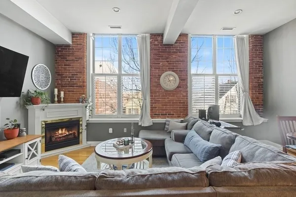 $2,700 | 11 Lake Street, Unit 125, Wakefield, MA 01880