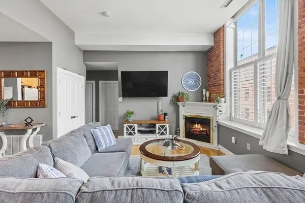 $2,700 | 11 Lake Street, Unit 125, Wakefield, MA 01880