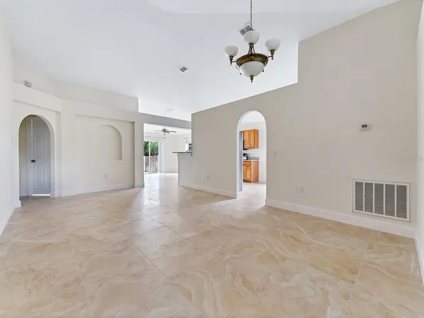 $2,395 | 2111 Corner Point Court, Orlando, FL 32820