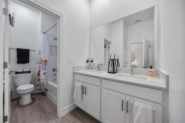 $3,700 | 6834 115th Street East, Palmetto, FL 34221