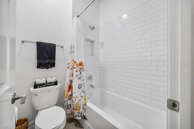 $3,700 | 6834 115th Street East, Palmetto, FL 34221