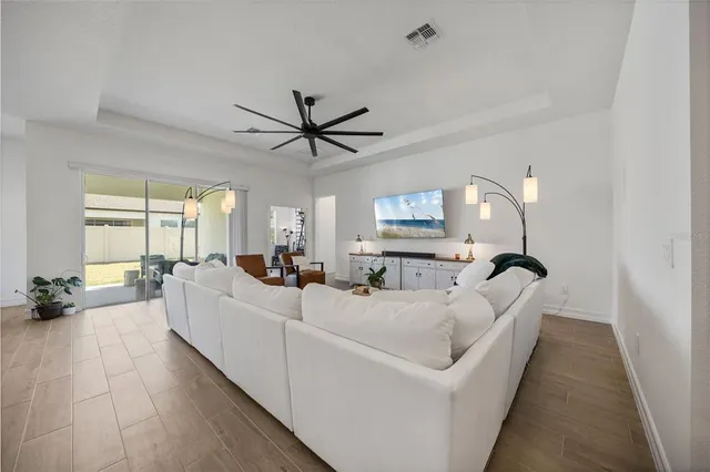 $3,700 | 6834 115th Street East, Palmetto, FL 34221