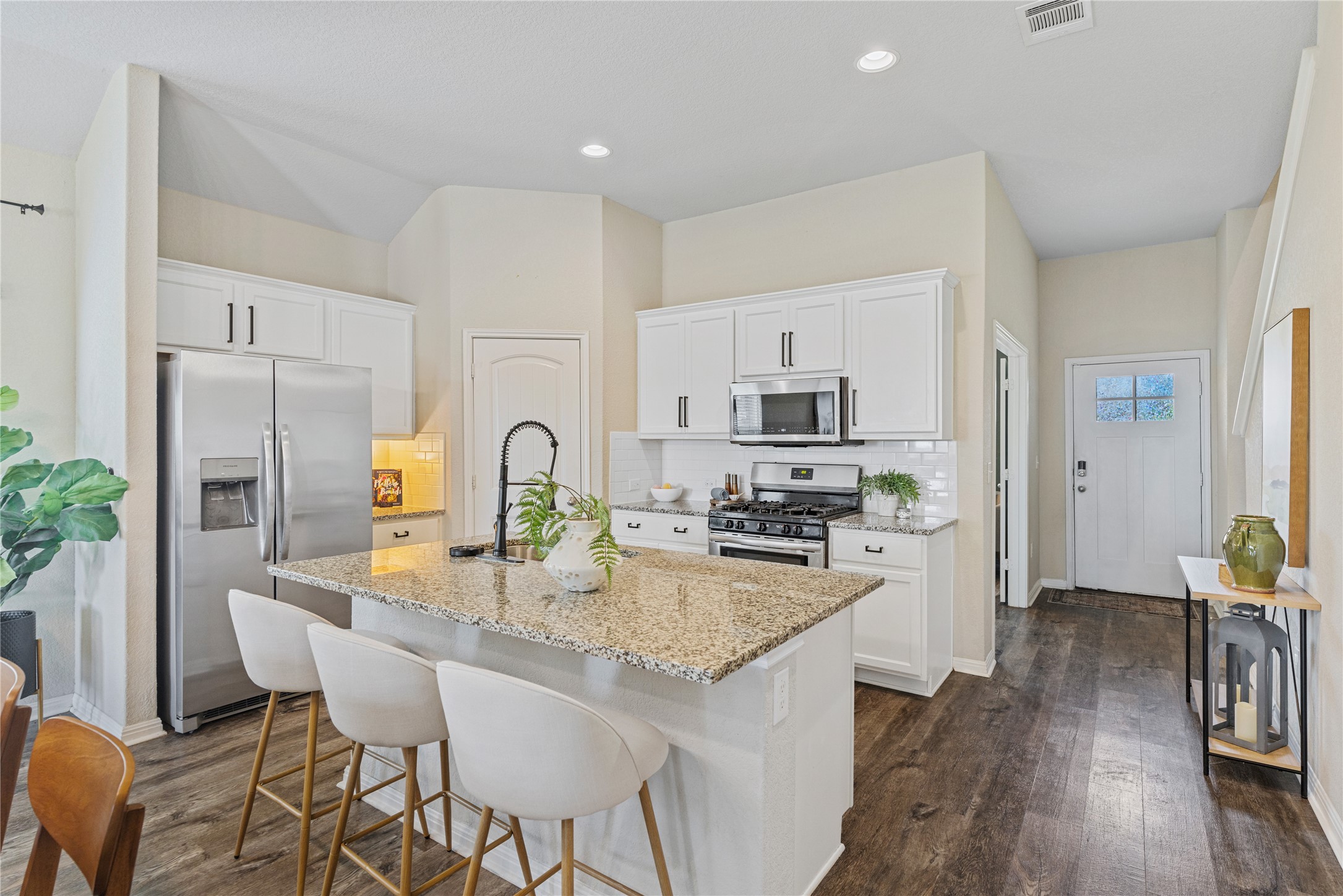 152 Marienfeld Lane Georgetown, TX 78626 - Photo 10 of 39