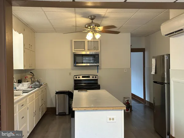$1,850 | 239 North Stratton Street, Gettysburg, PA 17325