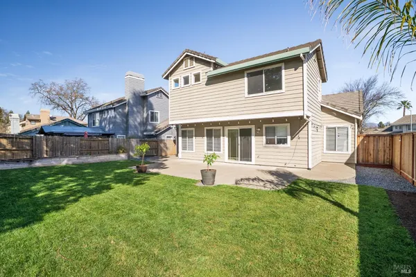 $750,000 | 100 Wooded Glen Court, Windsor, CA 95492