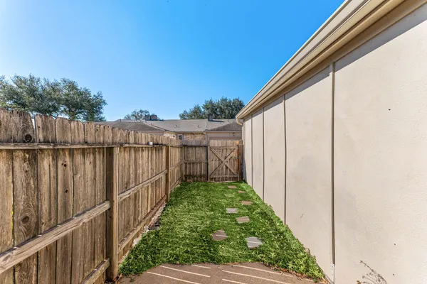 $222,000 | 36 Pinehurst Lane, Missouri City, TX 77459