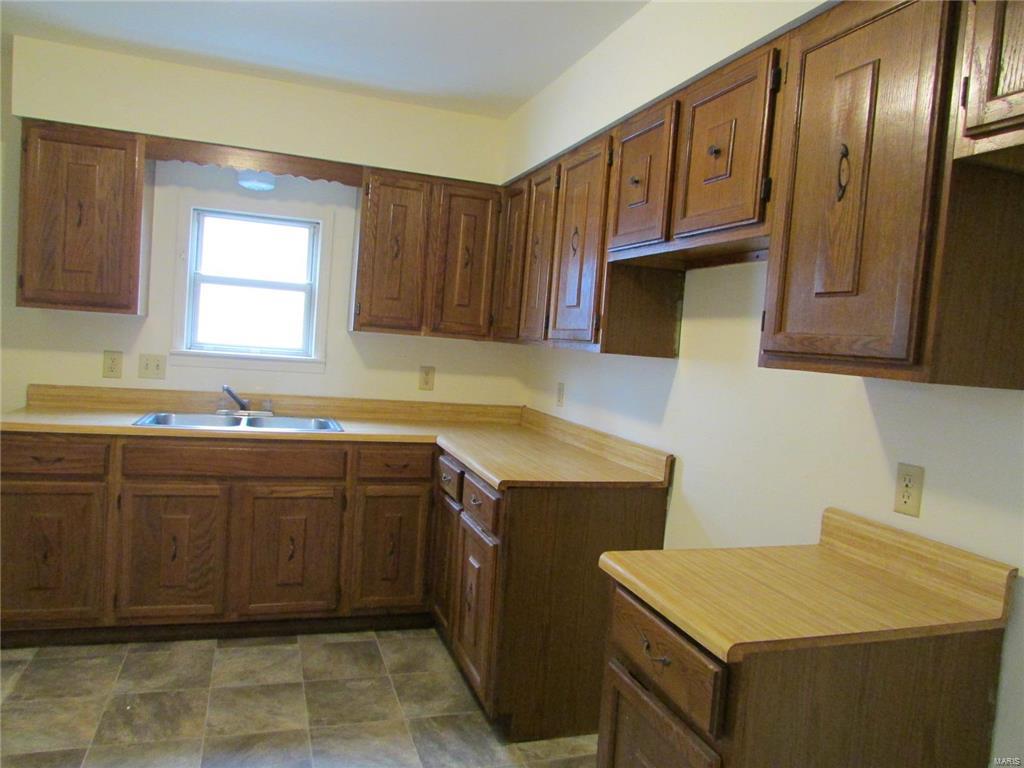 136 East 6th Street Roxana, IL 62084 - Photo 8 of 15