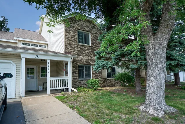 $149,900 | 4130 3rd Street Northeast, Unit 103, Columbia Heights, MN 55421