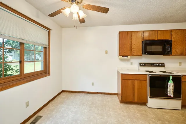$149,900 | 4130 3rd Street Northeast, Unit 103, Columbia Heights, MN 55421