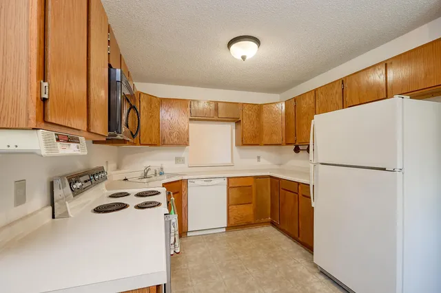 $149,900 | 4130 3rd Street Northeast, Unit 103, Columbia Heights, MN 55421