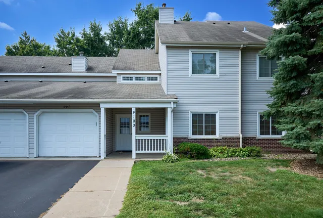 $149,900 | 4130 3rd Street Northeast, Unit 103, Columbia Heights, MN 55421